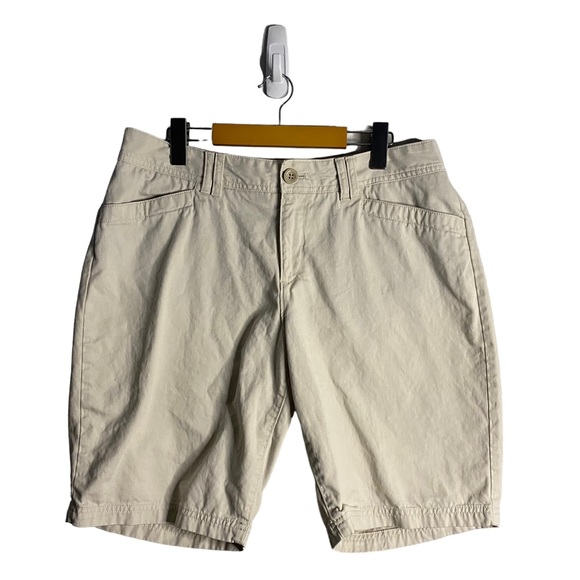 Eddie Bauer Women's Light Tan 100% Cotton Khaki Shorts - Picture 1 of 6